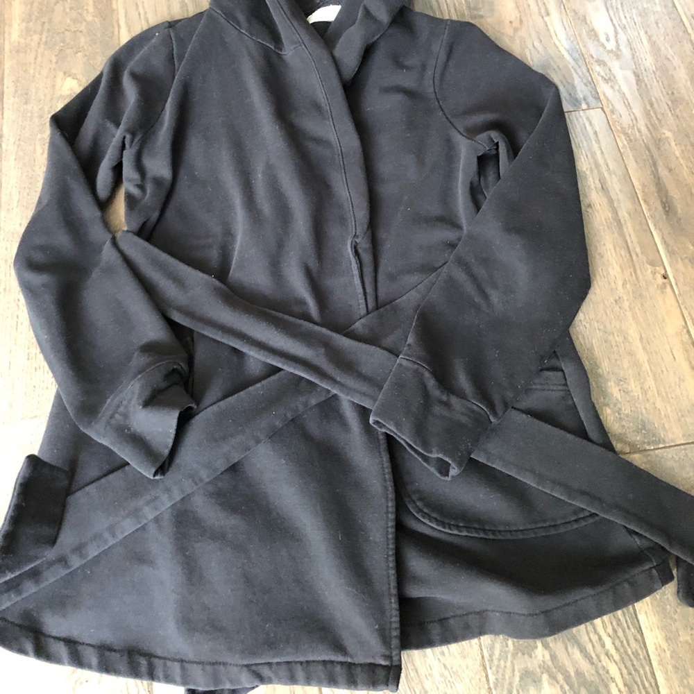 Hooded black maternity sweatshirt